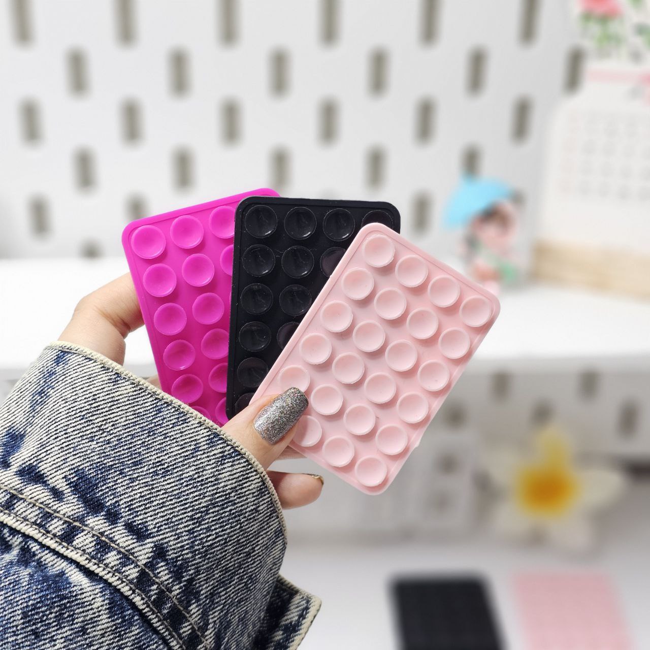 چسبونک سیلیکونی رنگی