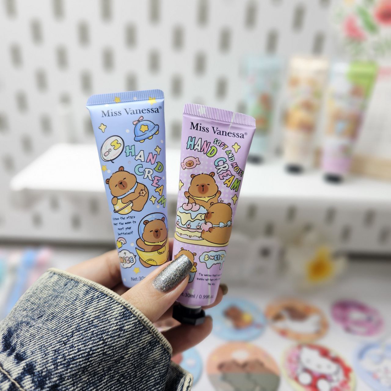 کرم دست طرح کاپی بارا